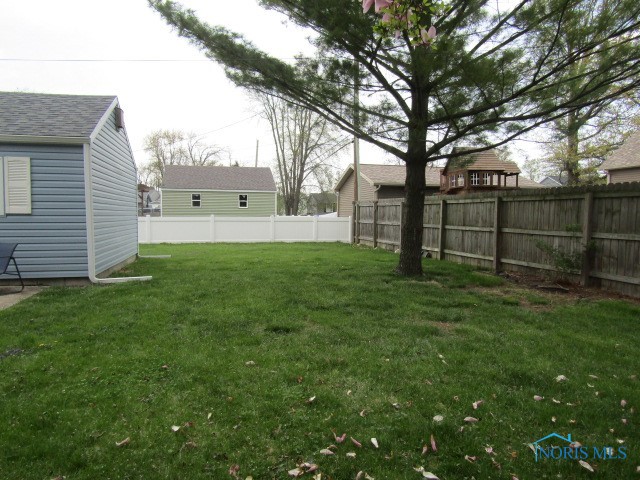 2042 Woodcrest Drive, Oregon, Ohio image 7