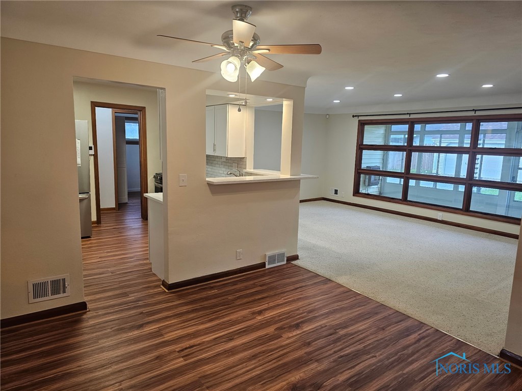 2232 Tremainsville Road, Toledo, Ohio image 7