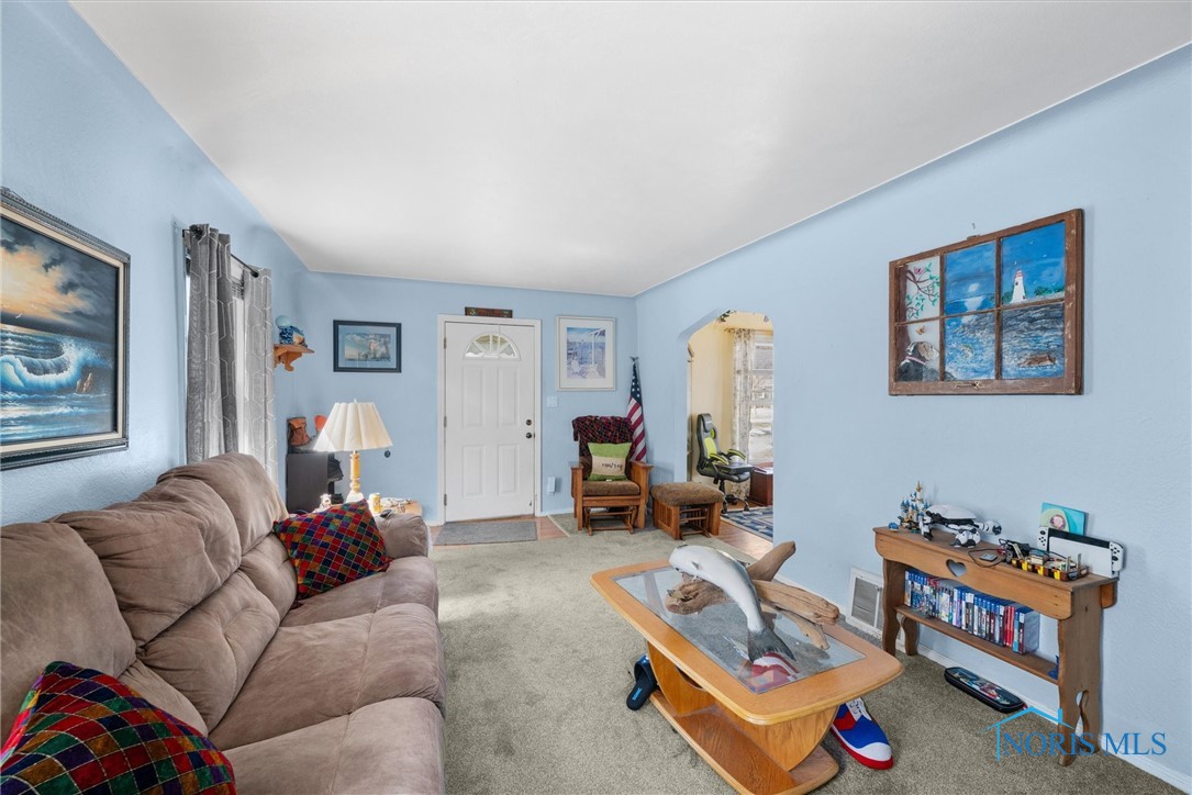 3624 Larchmont Parkway, Toledo, Ohio image 8