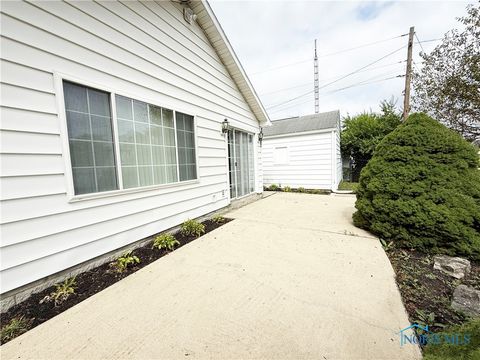 Tiny photo for 1324 N Union Street, Fostoria, OH 44830 (MLS # 6136336)