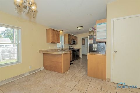 Tiny photo for 1760 Primrose Avenue, Toledo, OH 43613 (MLS # 6136550)