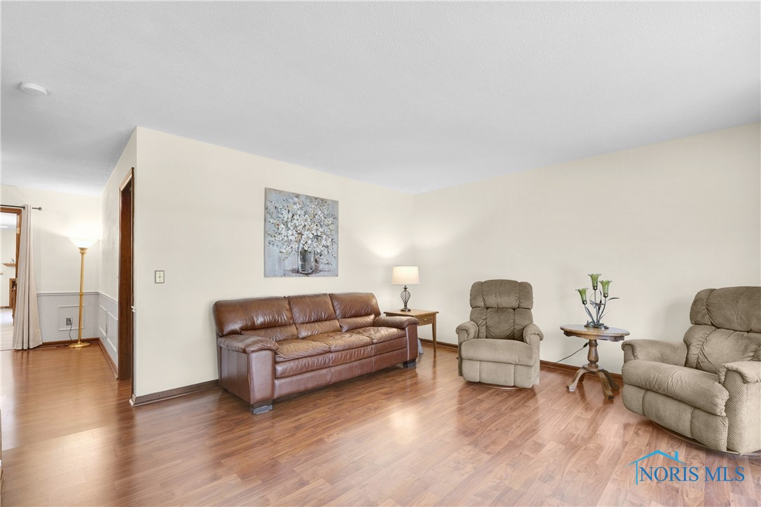 2006 Huntley Street, Holland, Ohio image 3