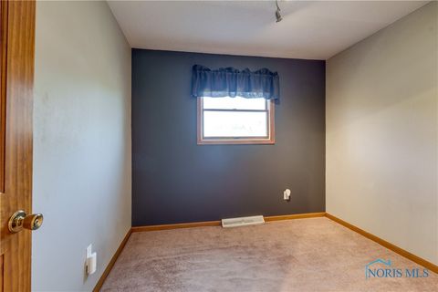 Tiny photo for 1927 BORDEAUX RUE, Northwood, OH 43619 (MLS # 6136605)