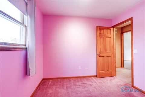 Tiny photo for 1927 BORDEAUX RUE, Northwood, OH 43619 (MLS # 6136605)