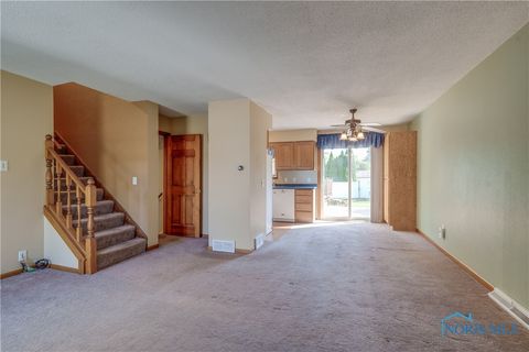 Tiny photo for 1927 BORDEAUX RUE, Northwood, OH 43619 (MLS # 6136605)