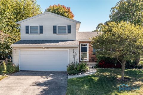 Photo of 1927 BORDEAUX RUE, Northwood, OH 43619 (MLS # 6136605)