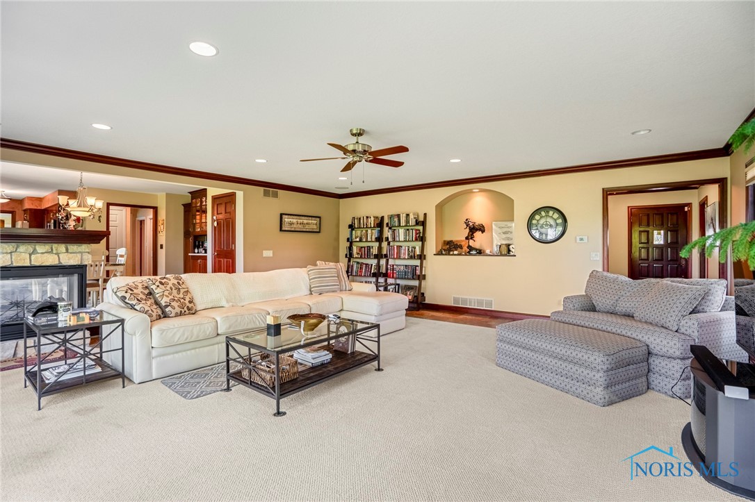 16890 W River Road, Bowling Green, Ohio image 17