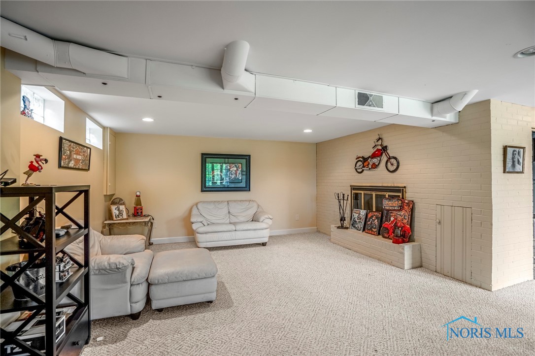 16890 W River Road, Bowling Green, Ohio image 35