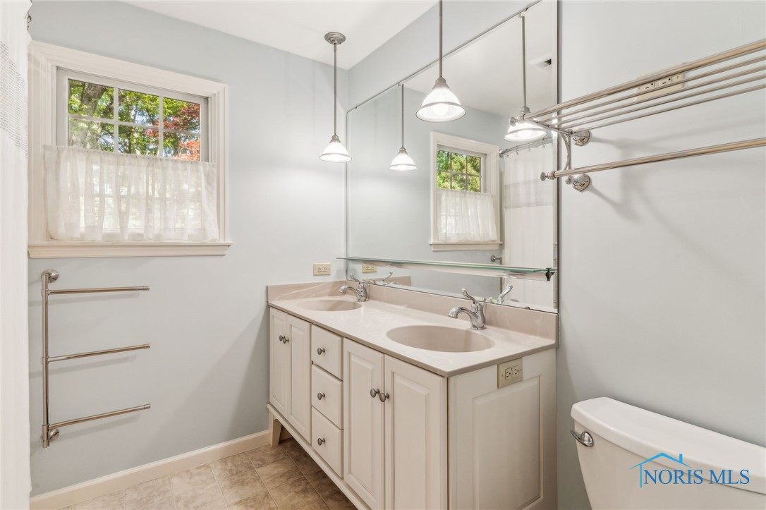 Findlay, Ohio 45840, United States, 3 Bedrooms Bedrooms, ,3 BathroomsBathrooms,Residential,Active,153712