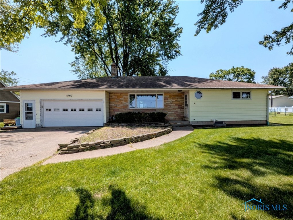 750 E Linfoot Street, Wauseon, Ohio image 1