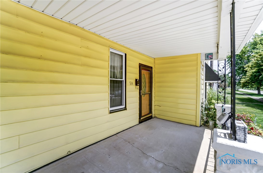 534 Clinton Court, Findlay, Ohio image 2