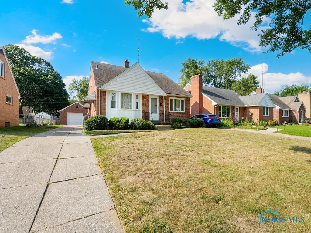 View Toledo, OH 43613 house