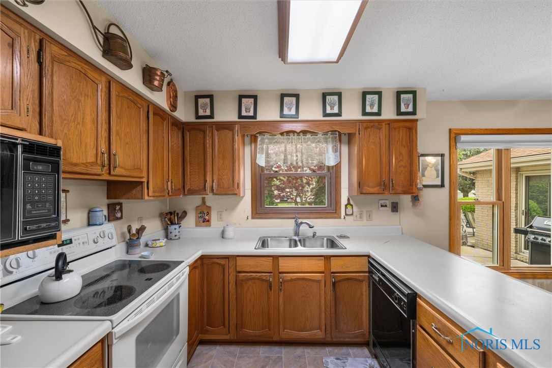 2659 Coveview Drive, Toledo, Ohio image 12
