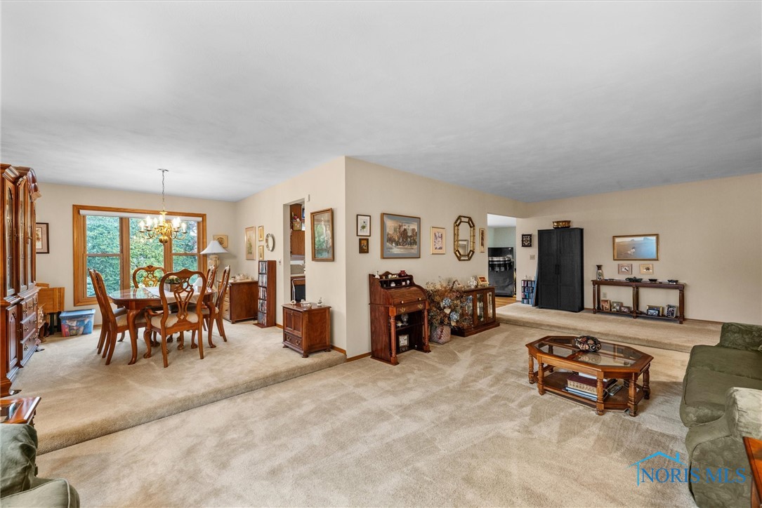 2659 Coveview Drive, Toledo, Ohio image 9