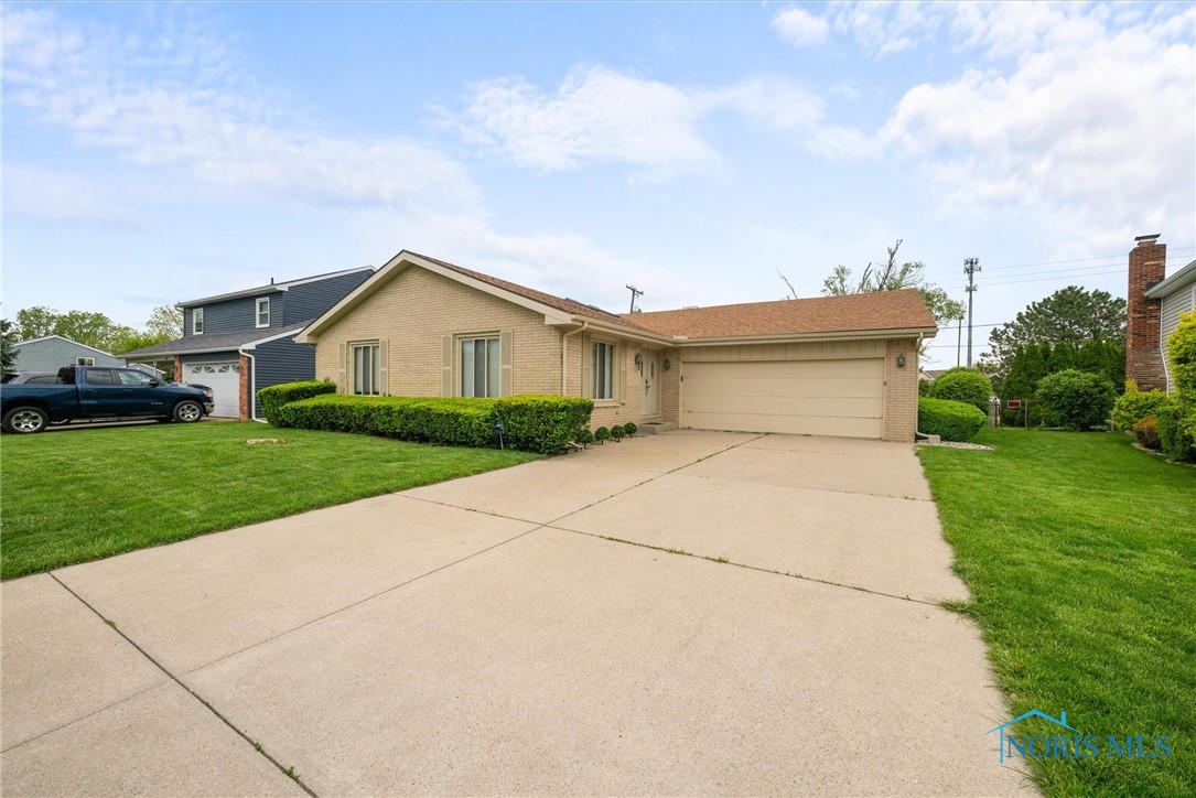 2659 Coveview Drive, Toledo, Ohio image 4