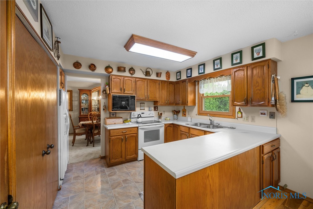 2659 Coveview Drive, Toledo, Ohio image 13