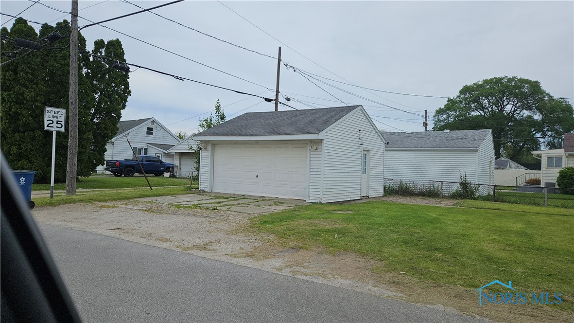 2701 Starr Avenue, Oregon, Ohio image 4