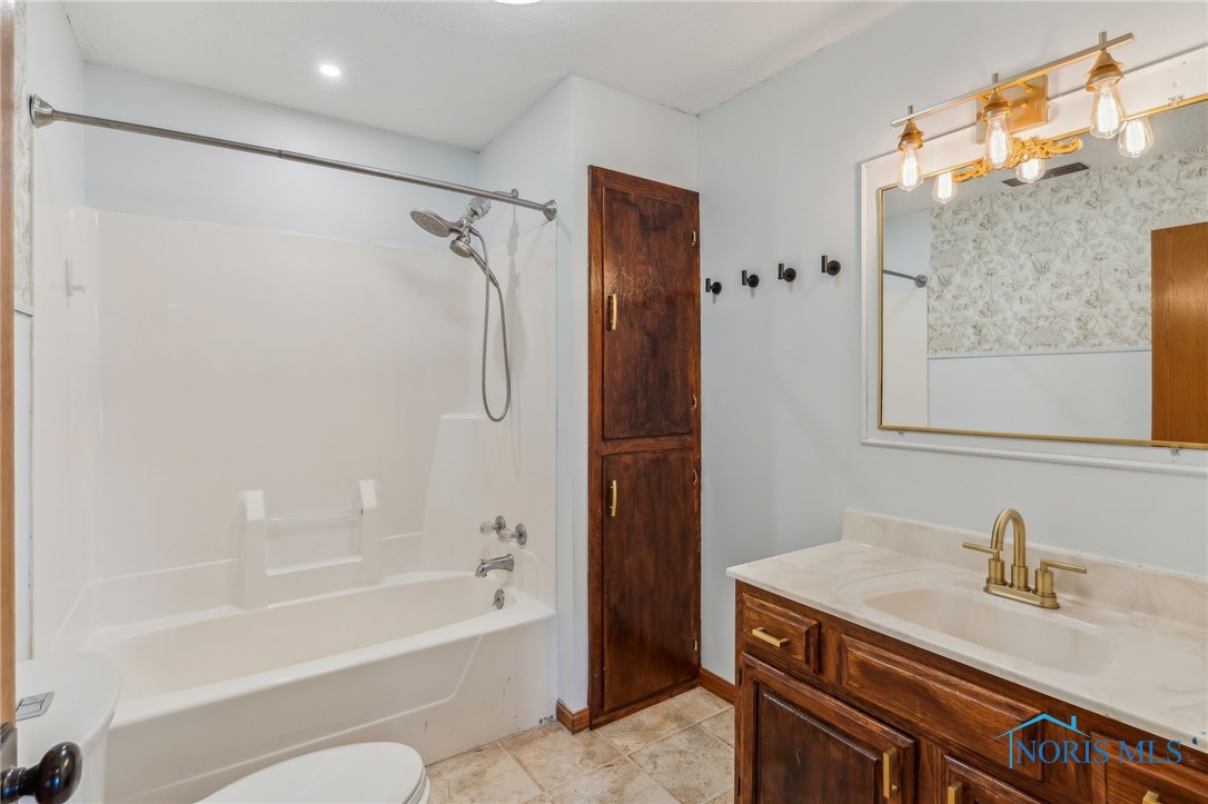 7243 W Township Road 84 Trl, Fostoria, Ohio image 30