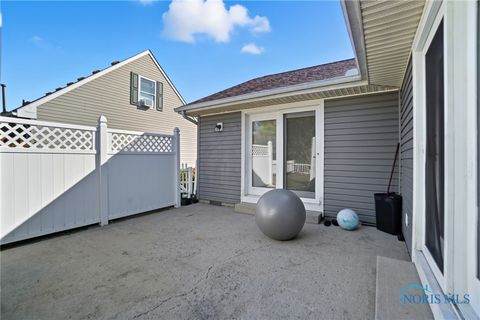 Tiny photo for 408 California Avenue, Findlay, OH 45840 (MLS # 6136032)
