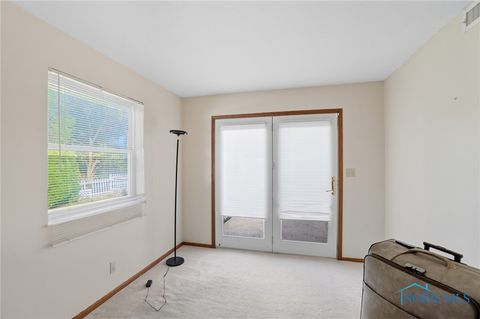 Tiny photo for 408 California Avenue, Findlay, OH 45840 (MLS # 6136032)