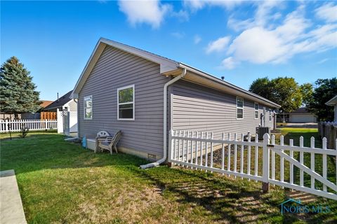 Tiny photo for 408 California Avenue, Findlay, OH 45840 (MLS # 6136032)