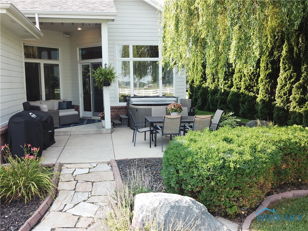 5666 Walnut Cove Drive