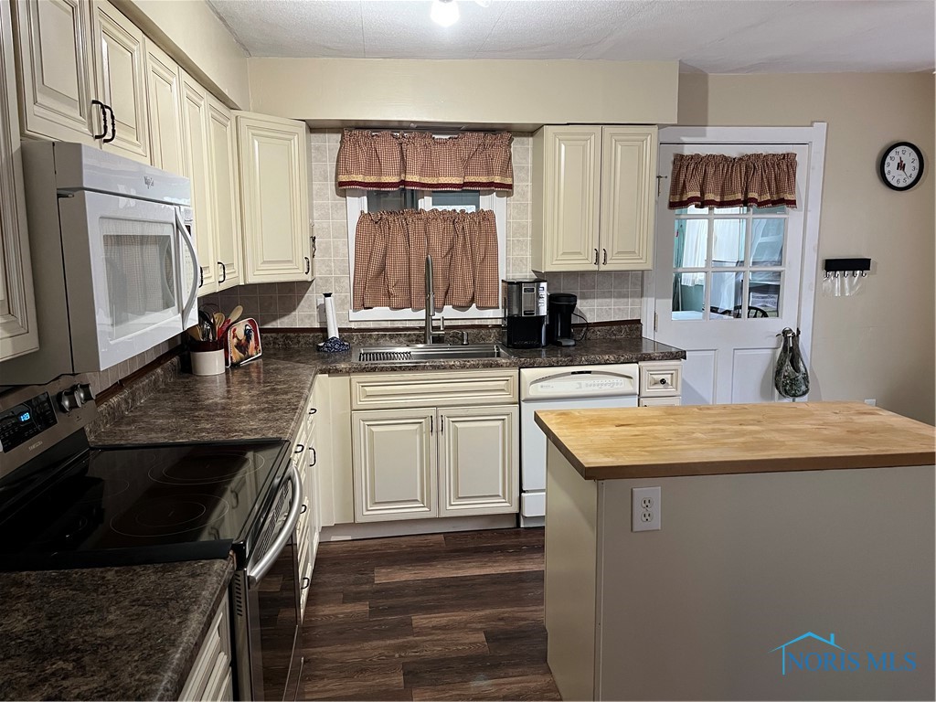 3870 S Eber Road, Monclova, Ohio image 17