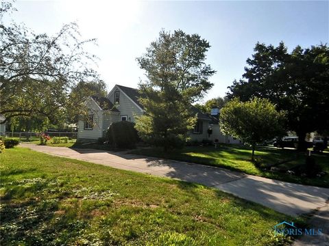 Photo of 904 Askin Street, Maumee, OH 43537 (MLS # 6136657)