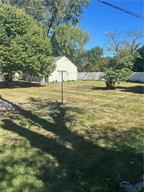 Tiny photo for 904 Askin Street, Maumee, OH 43537 (MLS # 6136657)