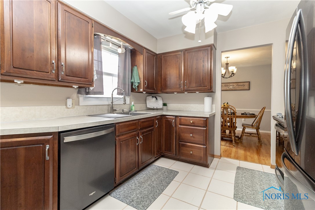 3749 Linden Green Drive, Toledo, Ohio image 13
