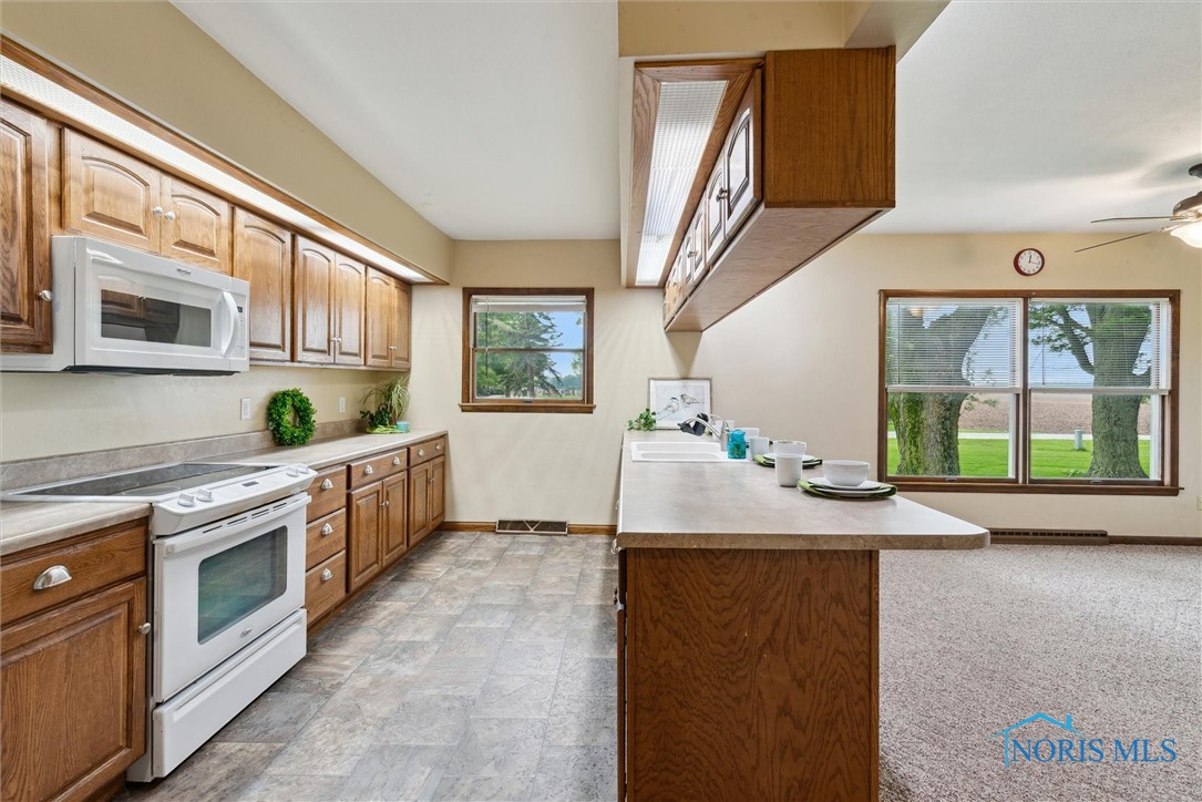 2454 Adams Ridge Road, Defiance, Ohio image 17