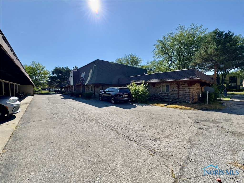 5366 Glenridge Drive