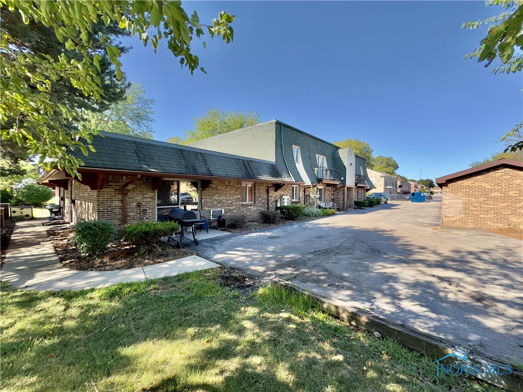 5366 Glenridge Drive
