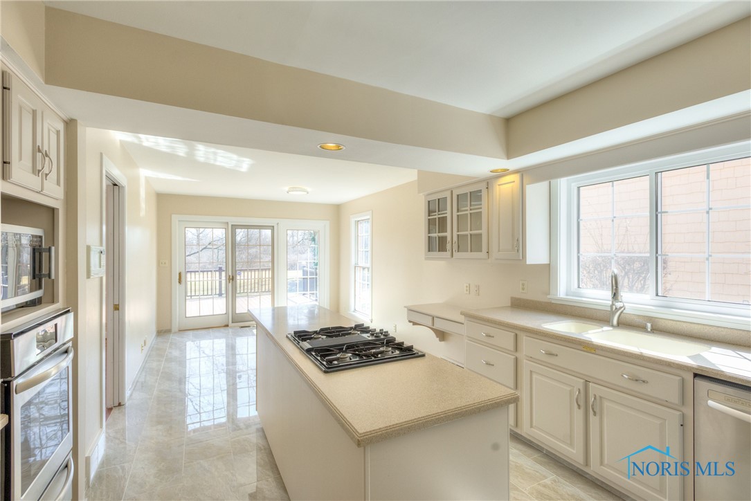 9504 Sheffield Road, Perrysburg, Ohio image 8