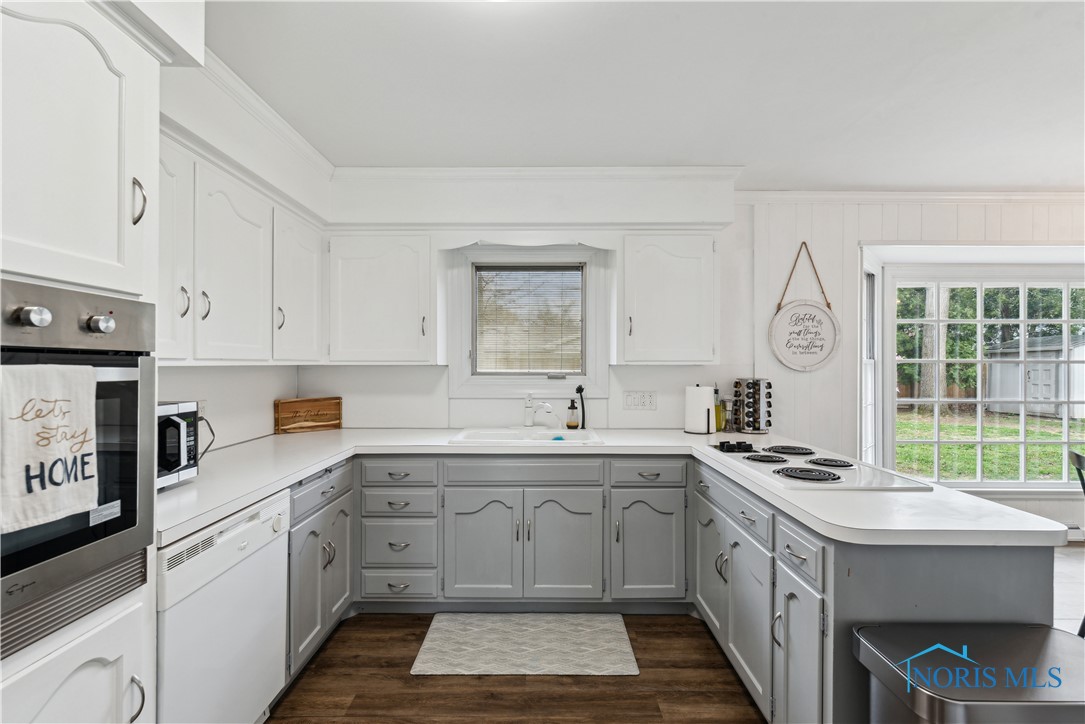 3704 Naples Drive, Toledo, Ohio image 9
