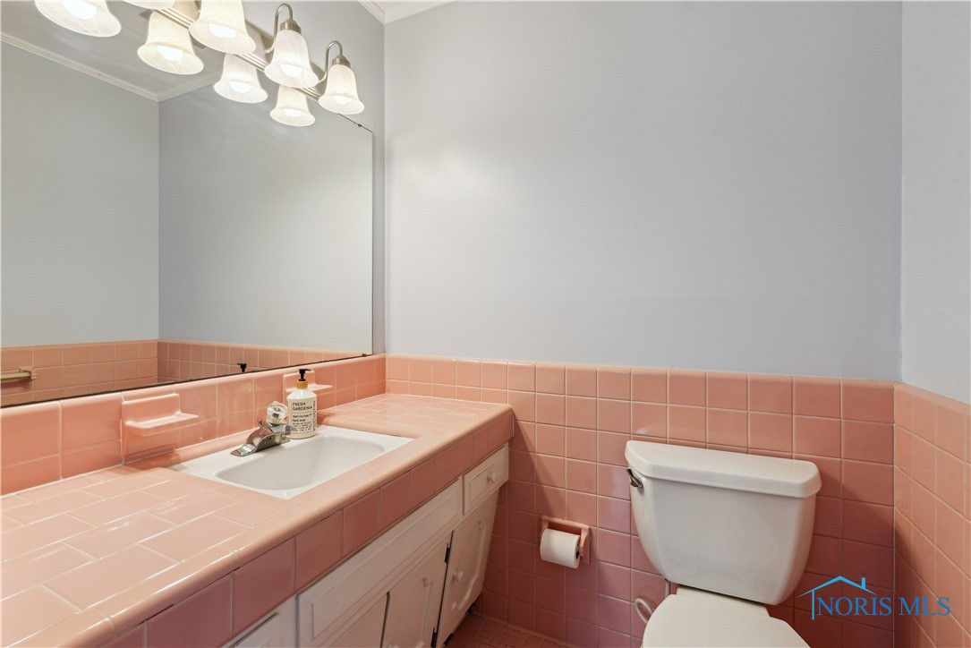 3704 Naples Drive, Toledo, Ohio image 24