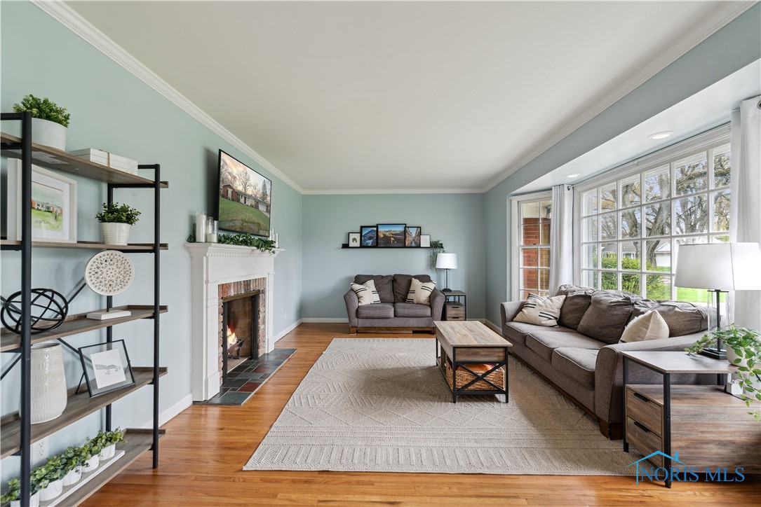 3704 Naples Drive, Toledo, Ohio image 3