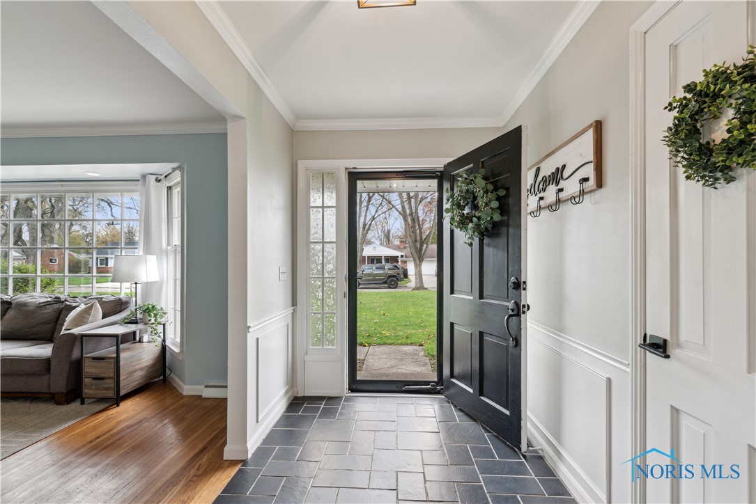 3704 Naples Drive, Toledo, Ohio image 2