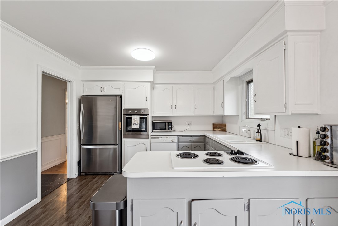 3704 Naples Drive, Toledo, Ohio image 12