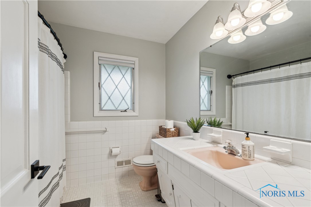 3704 Naples Drive, Toledo, Ohio image 30
