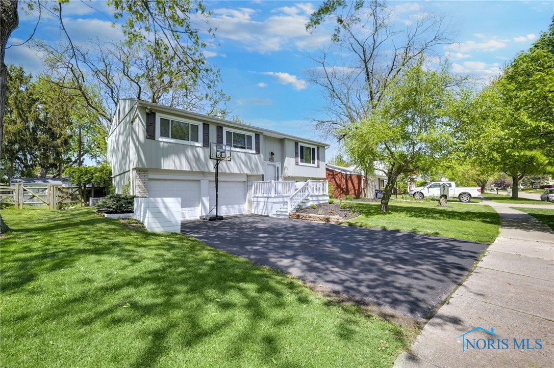 250 Southwood Drive, Perrysburg, Ohio image 2