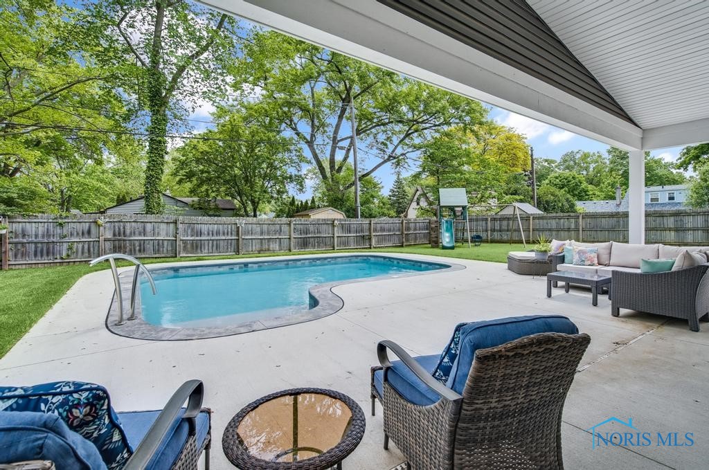 2714 W Rockridge Circle, Toledo, Ohio image 35