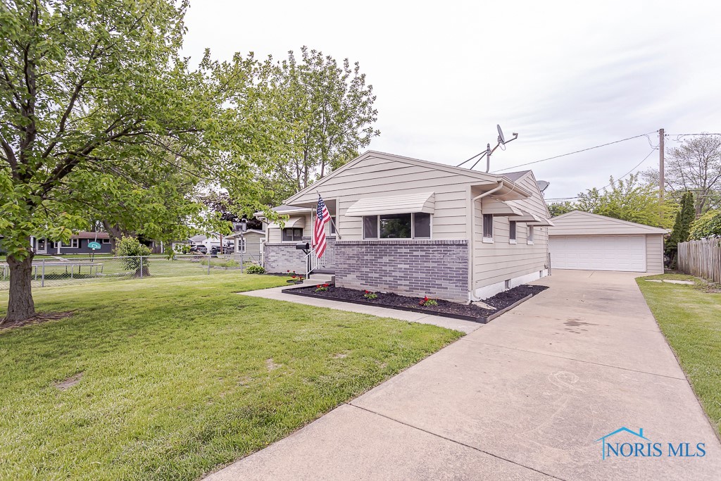 1048 Richland Street, Maumee, Ohio image 2