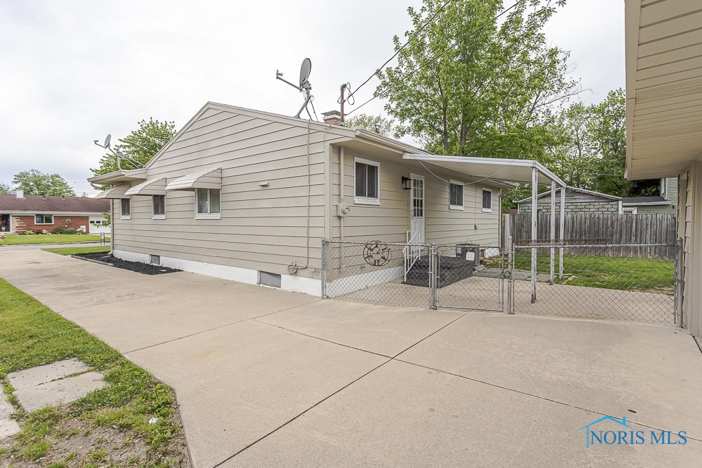 1048 Richland Street, Maumee, Ohio image 40