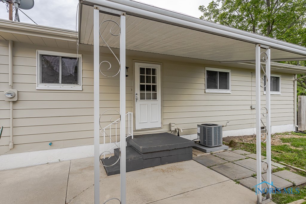 1048 Richland Street, Maumee, Ohio image 34
