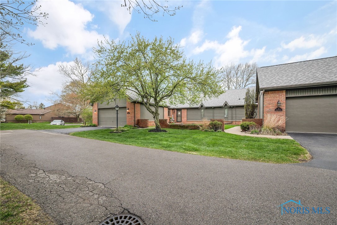 7 Glades Drive, Perrysburg, Ohio image 3