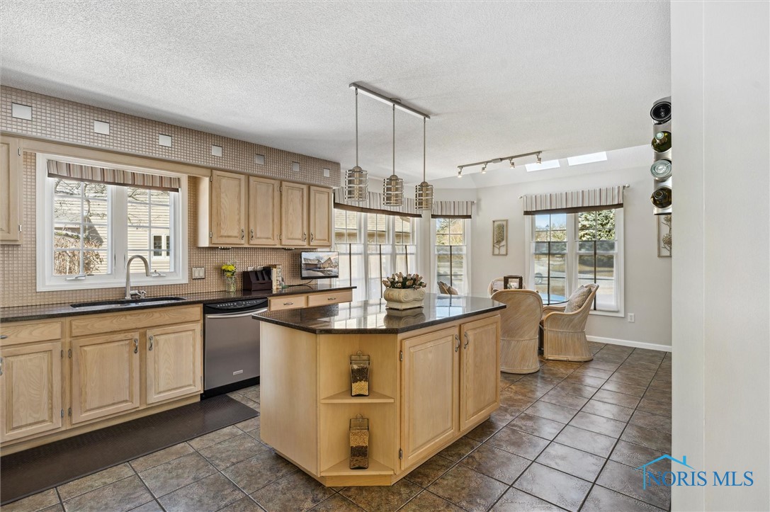 8667 Stone Oak Drive, Holland, Ohio image 20