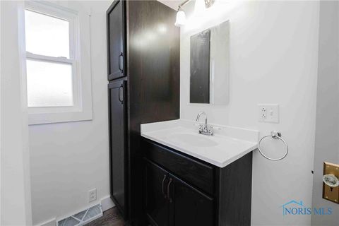 Tiny photo for 334 E Foulke Avenue, Findlay, OH 45840 (MLS # 6136584)