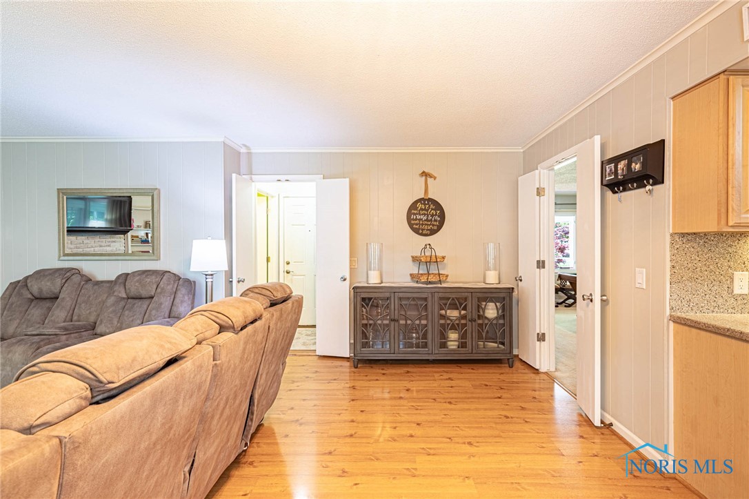 4911 Claradale Road, Toledo, Ohio image 11