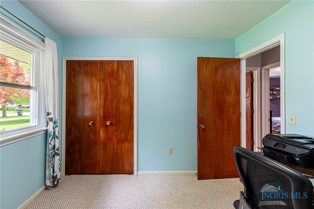 4911 Claradale Road, Toledo, Ohio image 24